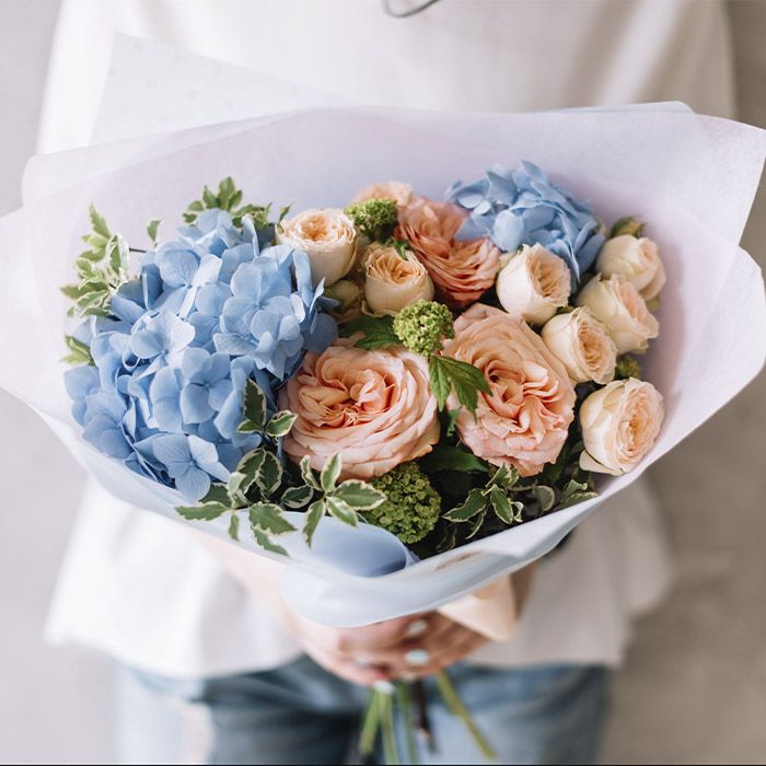 A Complete Bouquet | Hand Bouquets Online Delivery | Same Day Flower ...