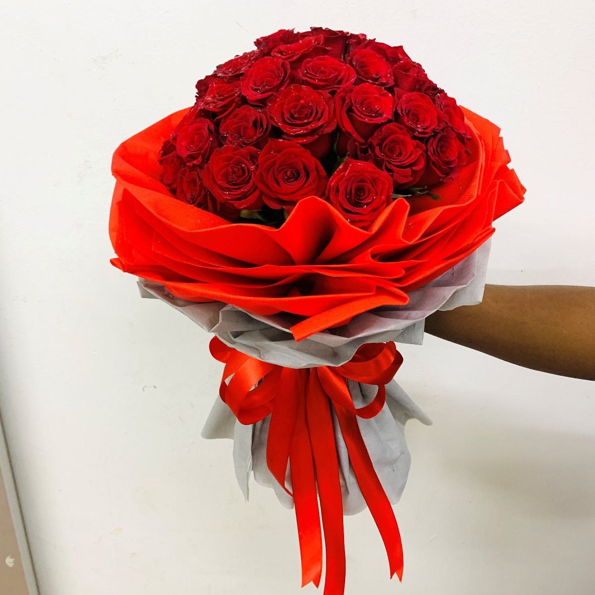 Alluring Red Bouquet | Valentine's Day Flowers | Wenghoa