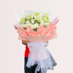 buy white bouquet of roses and lilies online